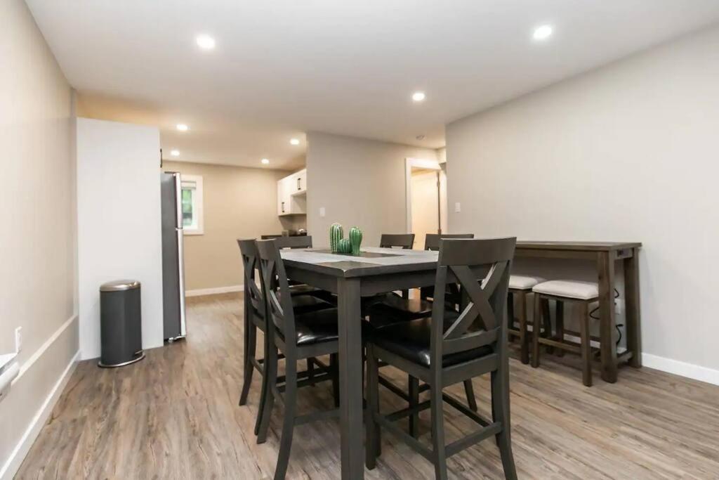 Appartement Newly Renovated 2 Bedroom Apt! Victoria